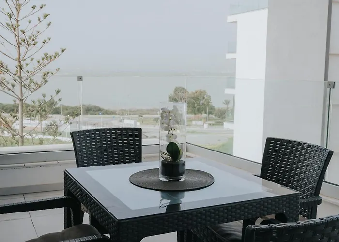 Apartment Mackenzie Salt Panorama & Meerblick - 2br Larnaca